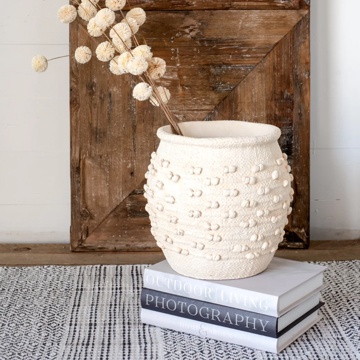 WHITE KNOT VASE