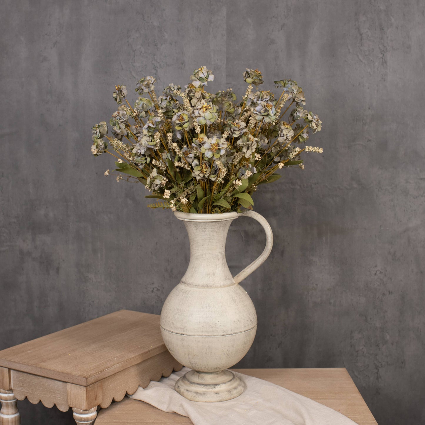 20.5" GREEN & GREY WILD FLOWER W/ HEATHER & FERN BUSH