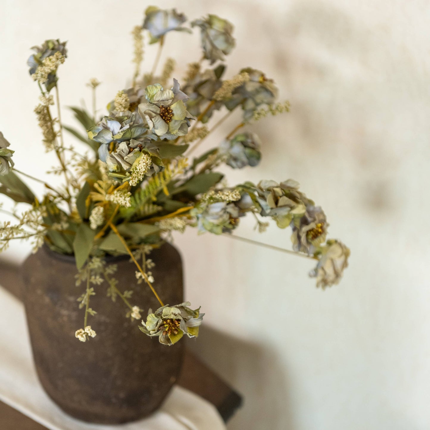20.5" GREEN & GREY WILD FLOWER W/ HEATHER & FERN BUSH