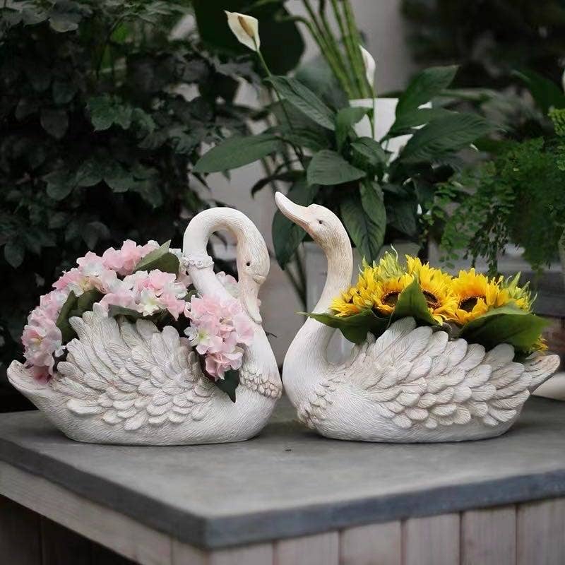 RESIN GOOSE PLANTER