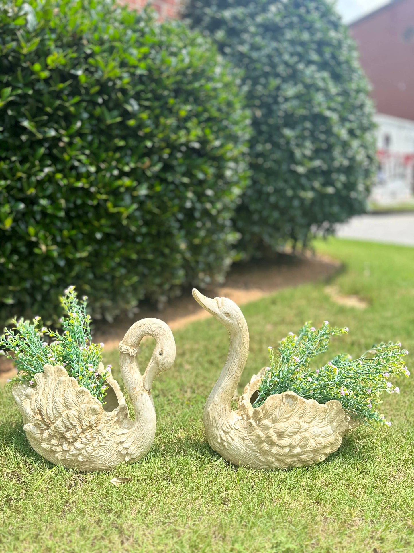 RESIN GOOSE PLANTER