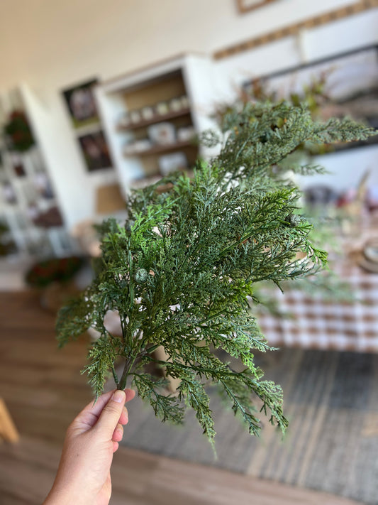 FLAT CYPRESS/BABY PINECONE SPRAY